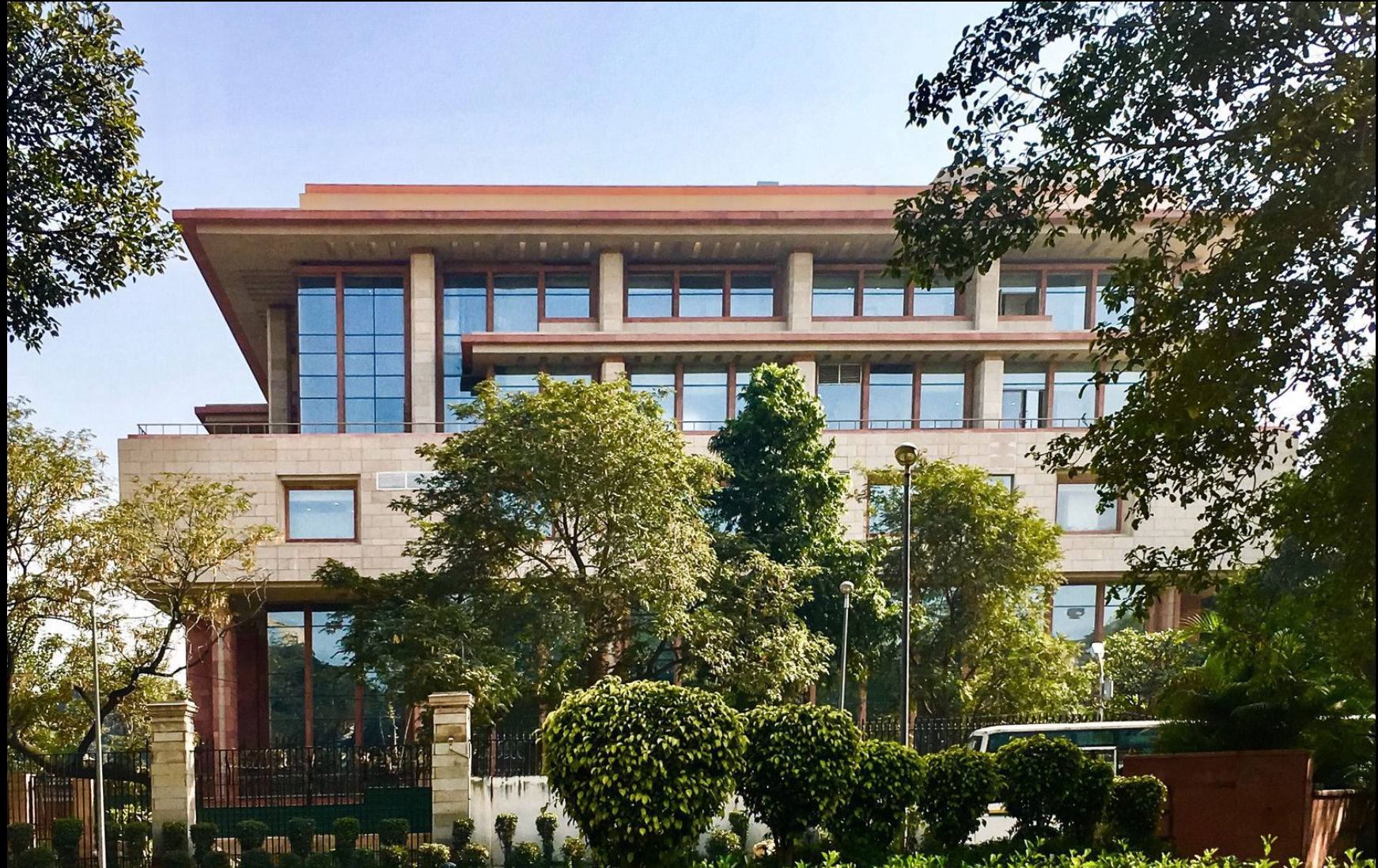 Viral video claiming Rajpal Yadav’s release from jail is from 2018; actor remains in Tihar custody in Rs 9 crore cheque bounce case